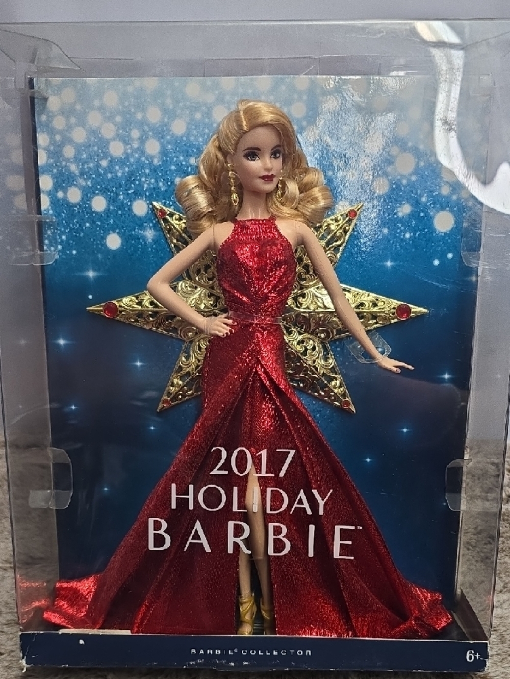 Mattel Holiday Barbie in Red Gown with Gold Star Wings - Picture 3 of 6